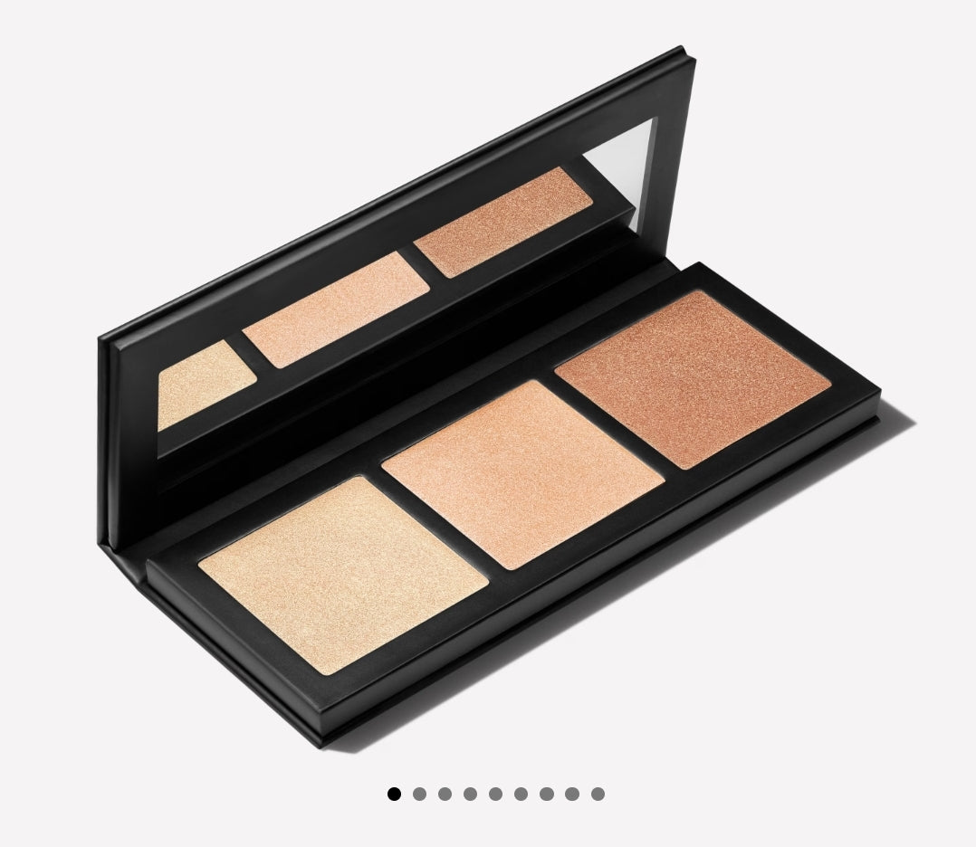 MAC - Hyper Real Glow image 1