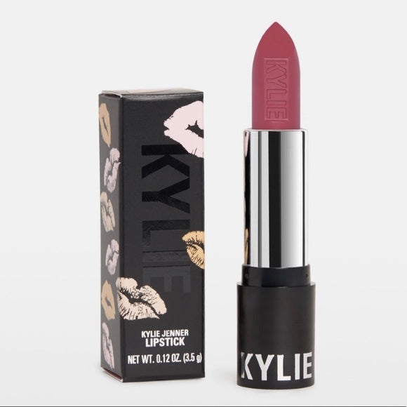 Kylie - Bullet Lipstick - Flirting image